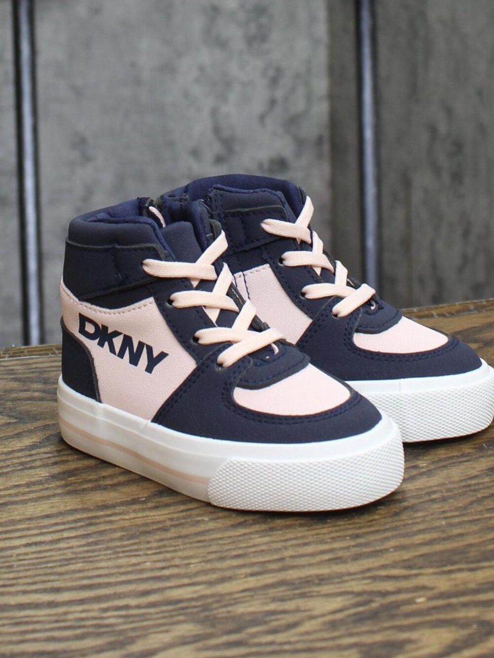 NWT DKNY Girls Amelia Alice High Top Fashion Sneakers Navy Blue / Pink 5T